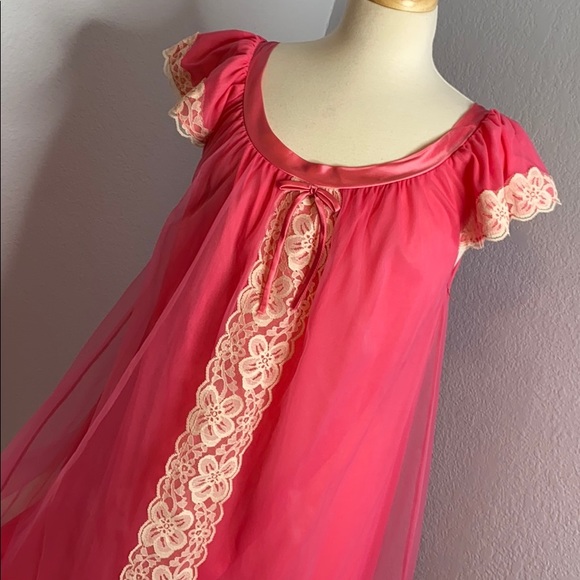 Vintage 1970”s pink lace babydoll nightgown